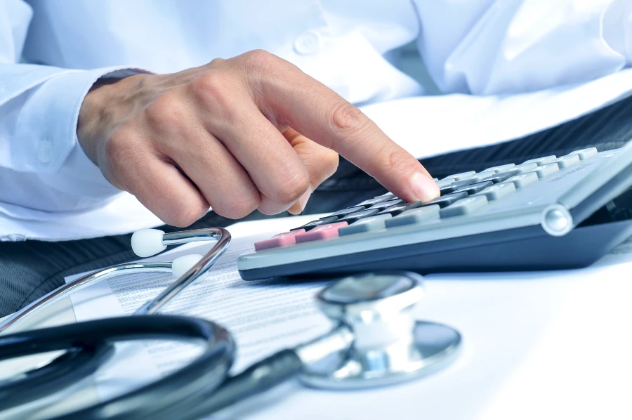 cuánto cuesta el seguro de negligencia médica
